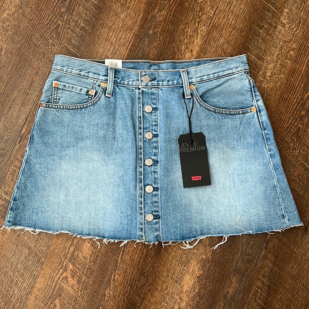 Levi’s Button Down Denim Skirt
